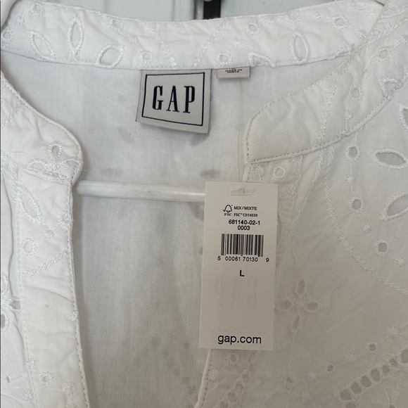 GAP White Ruffled A-line Dress with V-neck - Picture 2 of 4